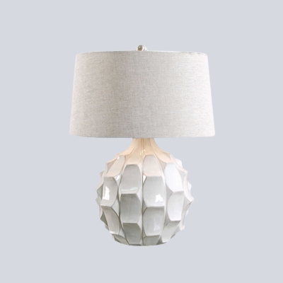 1 Head Living Room Table Light Modernist White Small Desk Lamp with Drum Fabric Shade