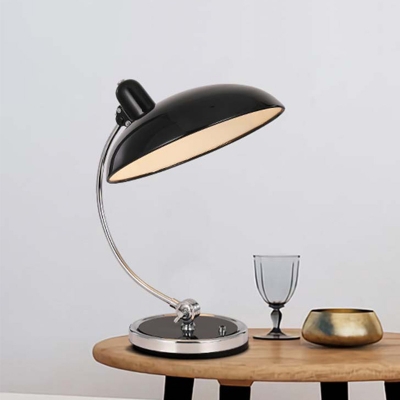 1 Head Saucer Nightstand Lamp Modernist Metal Task Lighting in Black with Curved Arm