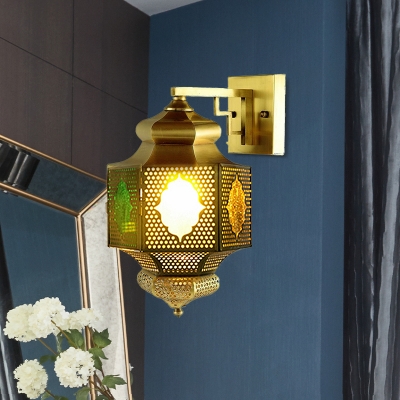 1 Light Wall Sconce Light Fixture Art Deco Hollow Metal Wall Lighting in Brass for Hallway