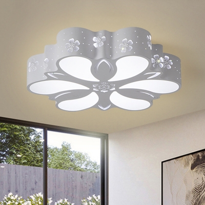 Flower Shaped Iron Flush Mount Contemporary LED White Flush Ceiling Light Fixture for Living Room