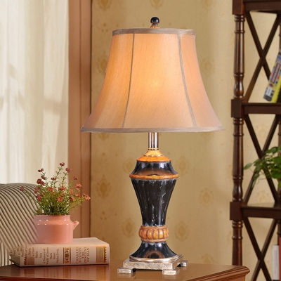1 Head Night Stand Lamp Fabric Traditional Living Room Table Light with Flared Shade in Khaki