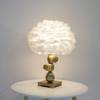 1 Bulb Furry Cloud Night Lamp Retro White Hand Woven Feather Table Lighting with Gold Pebble Base