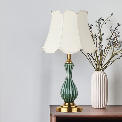 Ceramic Ribbed Vase Night Light Retro Single Bedroom Table Lamp with White Pleated/Braided Trim/Scalloped Lamp Shade