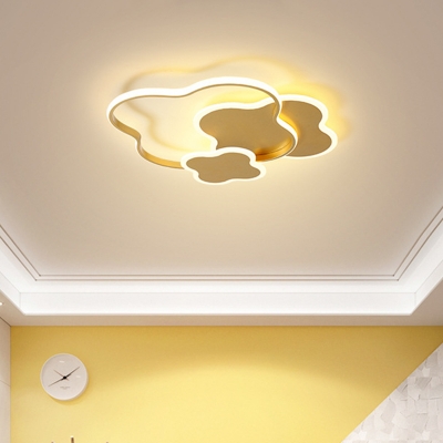 Acrylic Cloud Flush Mount Cartoon LED Close to Ceiling Light in White/Gold with Twisted Ring Design
