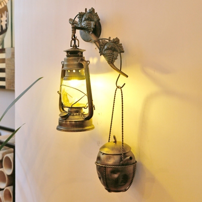 Retro Kerosene Wall Mounted Lighting 1 Light Clear Glass Wall Light Sconce in Brass with Metal Teapot Deco