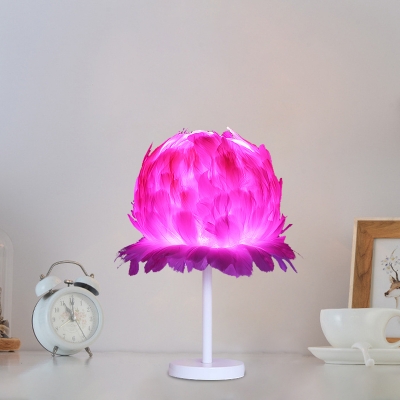 Modernist Globe Table Light Fabric 1 Head Bedroom Feather Nightstand Lamp in White/Pink