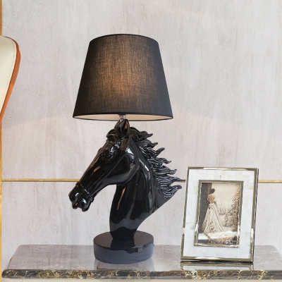 Vintage Horse Head Table Lighting Single-Bulb Resin Night Lamp in Polished Black/Gold with Lampshade