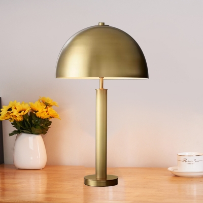 1 Bulb Bedroom Table Lamp Modernist Black/Gold Finish Night Light with Semicircle Metal Shade