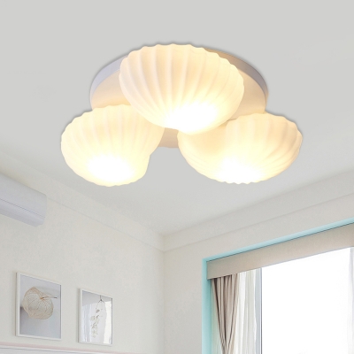 3/5 Heads Living Room Flush Mount Modernist White Flush Lighting with Shell Cream Glass Shade