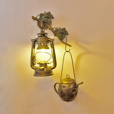 Retro Kerosene Wall Mounted Lighting 1 Light Clear Glass Wall Light Sconce in Brass with Metal Teapot Deco