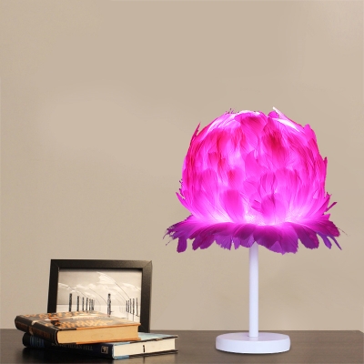 Modernist Globe Table Light Fabric 1 Head Bedroom Feather Nightstand Lamp in White/Pink