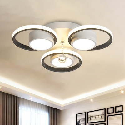 Acrylic Ring Flower Close to Ceiling Lamp Nordic 3/5-Light Bedroom LED Flush Mount with Crystal Drop in Black-White