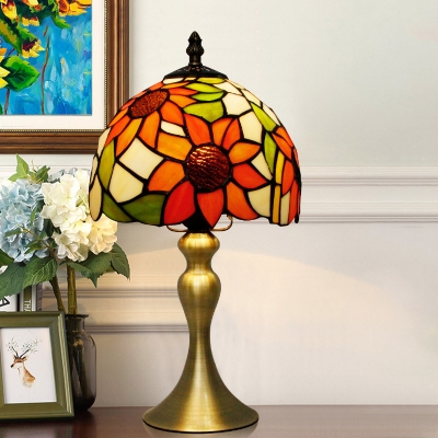 Dome Shaped Table Light Mediterranean Stained Glass 1 Head Gold Nightstand Lamp with Sunflower Pattern