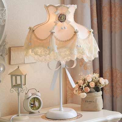 Beige 1 Head Nightstand Lamp Romantic Pastoral Fabric Lace Dress Table Light for Living Room