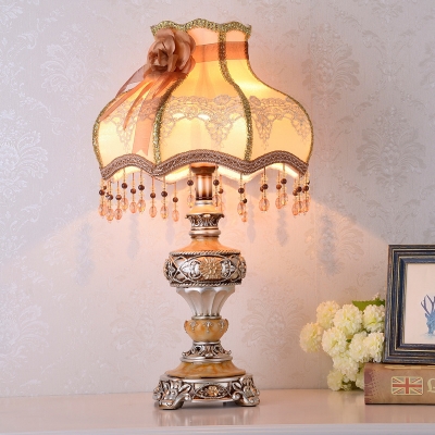 Romantic Pastoral Scalloped Night Lamp Single-Bulb Fabric Table Light in Yellow with Drapes