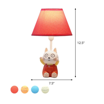 Resin Kitten Nightstand Lamp Cartoon 1 Bulb Red/Blue Table Lighting with Spot/Letter Printed Shade