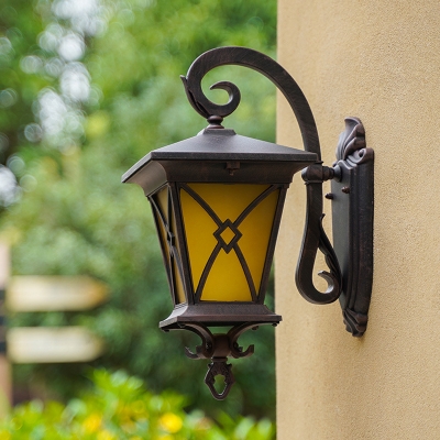 Curving Outdoor Wall Lighting Fixture Lodge Yellow Glass 1 Head Black Wall Sconce Light