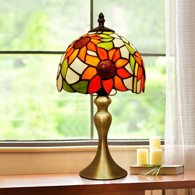 Dome Shaped Table Light Mediterranean Stained Glass 1 Head Gold Nightstand Lamp with Sunflower Pattern