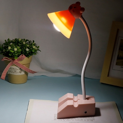 Green/Pink Frog/Pig Study Light Cartoon LED Plastic Reading Book Lamp with V-Shape Pedestal for Bedroom