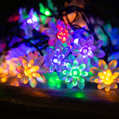 Modern Lotus LED Solar String Light Plastic 20/50/100-Bulb Backyard Fairy Lights in Warm/Multi-Color Light, 16.4/23/39.37ft