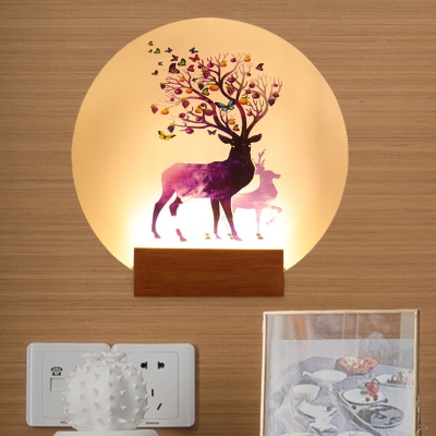 Moon-Shaped Acrylic Wall Lighting Nordic Wood LED Wall Mural Lamp with Deer Pattern