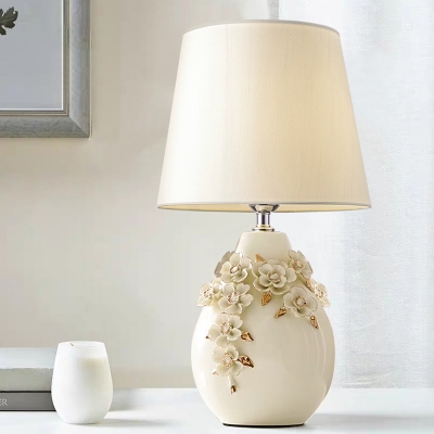 Beige Wine Can Nightstand Light, Traditional Ceramic Table Lamps