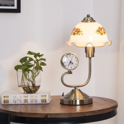1 Bulb Printed Glass Desk Lamp Antiqued Brass Finish Scalloped Study Room Table Light with Clock Deco