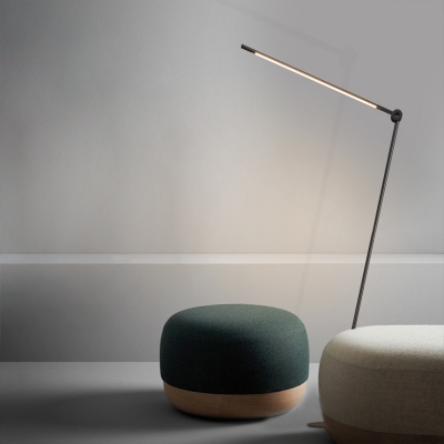 Minimalist Linear Standing Floor Lamp with Rotatable Design Metallic LED Bedroom Floor Reading Light in Black