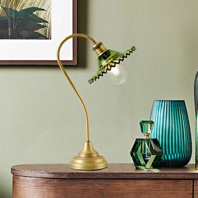 Scalloped Green Glass Table Light Industrial 1 Head Parlour Desk Lamp with Arced Arm in Bronze