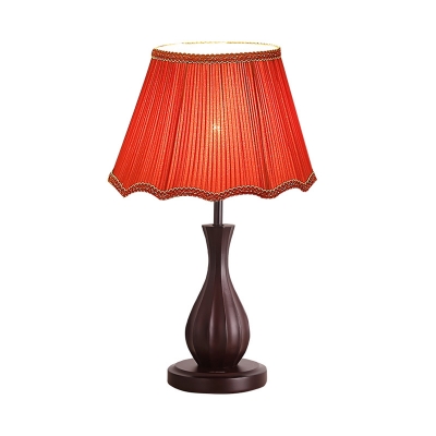 Country Style Scalloped Nightstand Lamp 1-Bulb Braided Fabric Table Lighting in White/Red for Study Room