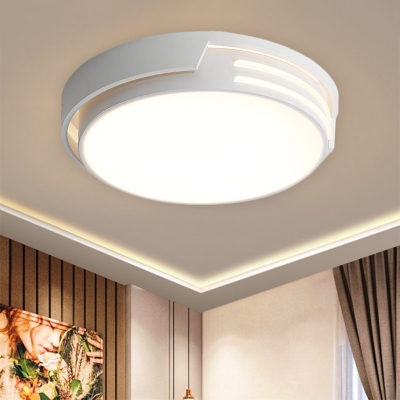 White Round Flush Ceiling Light Simplicity LED Iron Flushmount Lighting in Warm/White Light