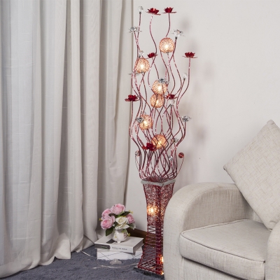 LED Flower Standing Floor Lamp Decorative Red Metallic Wire Vase Floor Lamp for Parlour