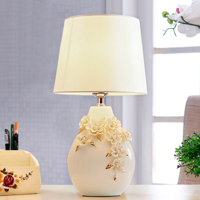 Beige Wine Can Nightstand Light Traditional Ceramics Single Study Room Table Lamp with Flower Decor, 18