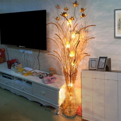 Metal Wire Setaria and Lotus Floor Light Art Deco Drawing Room LED Vase Floor Standing Lamp in Gold
