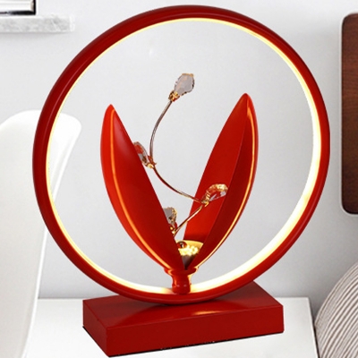 Blossom Shape Small Desk Light Modernism Metal LED Bedroom Table Lamp with Ring in Black/White/Red