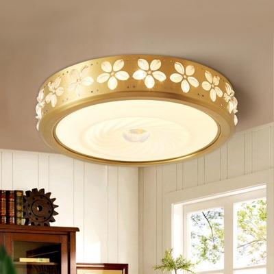 Brass Rounded Ceiling Fixture Countryside Living Room LED Flush Mount Lighting in Brass