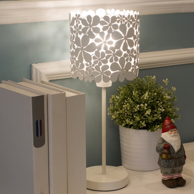 Minimalism Barrel Desk Light Metal 1 Head Bedroom Nightstand Lamp with Flower Design in White