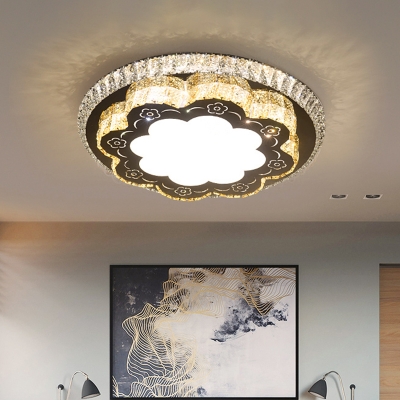 Contemporary Scalloped Ceiling Lamp Beveled Crystal LED Flush Mount Light Fixture in Chrome
