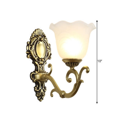 Ribbed Glass Brass/Beige Wall Light Scalloped 1 Head Traditional Wall Mounted Lamp with Curved Arm