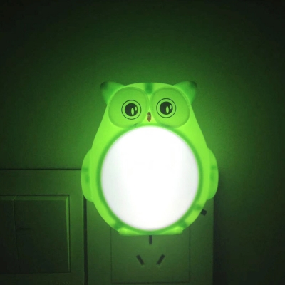 Plastic Owl Small Plug-in Night Lamp Cartoon Red/Green LED Wall Light for Kids Bedroom