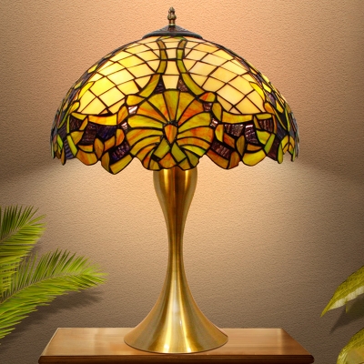 1 Light Nightstand Lamp Baroque Bowl Shade Yellow Stained Glass Table Light in Brass with Pull Chain