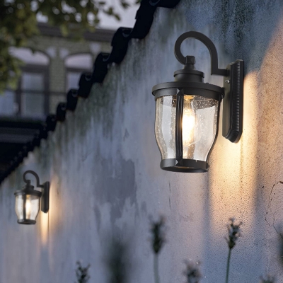 1 Bulb Wall Light Fixture Industrial Patio Wall Lamp with Urn Clear Seeded Glass Shade in Black