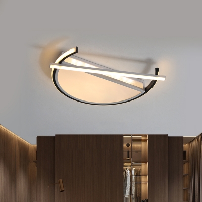 Nordic Semicircle Ceiling Light Fixture Metal LED Bedroom Flushmount Lighting in Black/Gold, 18