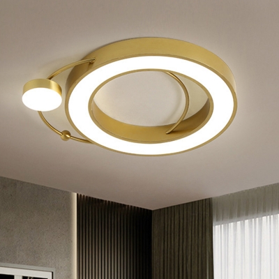 Modernist LED Flush Mount Lighting Gold Circular Ceiling Lamp with Metallic Shade in Yellow/White Light