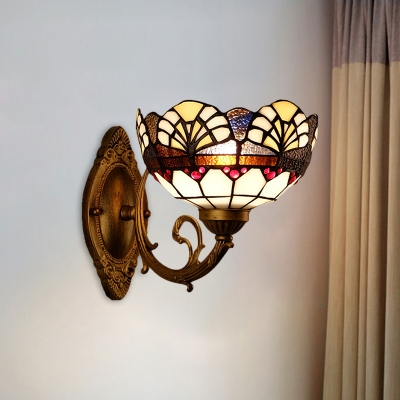 Baroque Scalloped Wall Light 1-Head Stained Glass Wall Mount Lighting in Gold with Mermaid/Swirled Arm