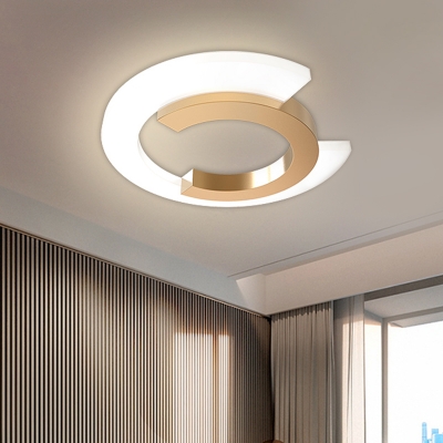 Gold LED C-Shaped Flush Mount Lamp Simplicity Metal Close to Ceiling Lighting for Bedroom