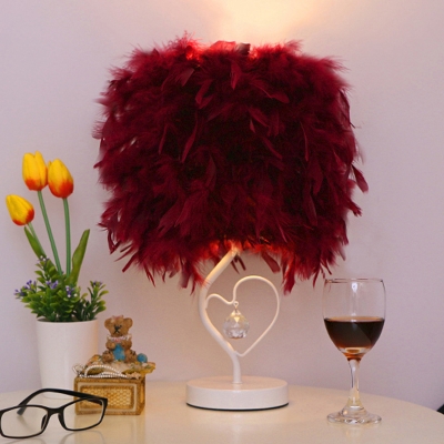 Loving Heart Table Light Nordic Feather 1-Light Living Room Night Stand Lamp in Burgundy/Pink/Blue