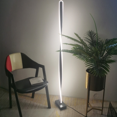 Twisted/Wavy Linear/Bubble LED Floor Light Novelty Minimalist Black Standing Floor Lamp in Warm/White Light