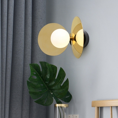 Mirrored Gold Shell Design Wall Sconce Postmodern 1-Light Opal Ball Glass Wall Mounted Lamp for Bedside