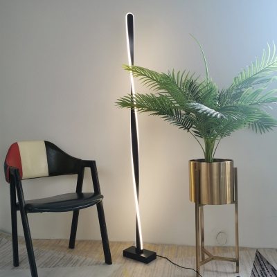 Twisted/Wavy Linear/Bubble LED Floor Light Novelty Minimalist Black Standing Floor Lamp in Warm/White Light